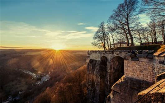 “探索碼頭”,欣賞港口城市景點(diǎn) “探索碼頭”,欣賞港口城市景點(diǎn)