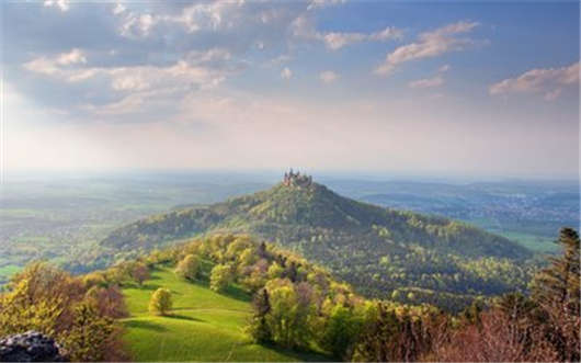 科隆前校長(zhǎng)發(fā)表講話(下) 科隆前校長(zhǎng)發(fā)表講話(下)