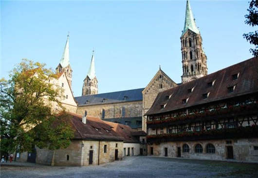 移民人數上升,現已居排名第二 移民人數上升,現已居排名第二