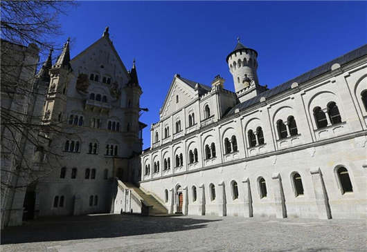 接受教育刻不容緩 接受教育刻不容緩