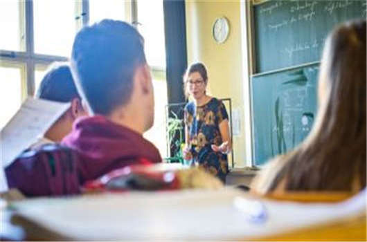 去德國(guó)留學(xué),接受一流的教育,不虧本的買(mǎi)賣(mài)! 去德國(guó)留學(xué),接受一流的教育,不虧本的買(mǎi)賣(mài)!