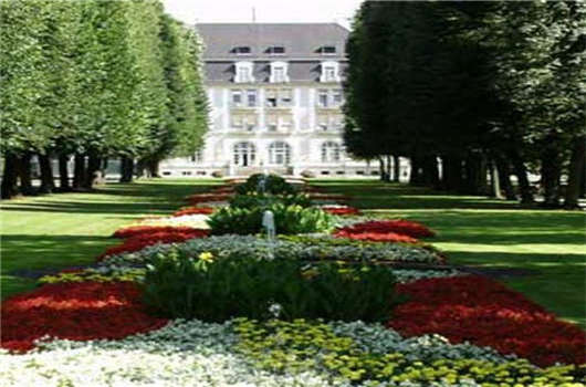 想去<a style='color:#268bd1;cursor:pointer;' href='/qzlx.html'>德國留學(xué)</a>的話,先來了解一下德國教育的體制吧! 想去德國留學(xué)的話,先來了解一下德國教育的體制吧!