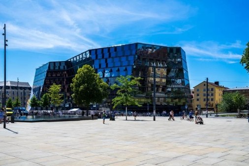 1651048677548224.jpg 1 (1).jpg